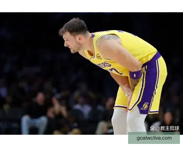 湖人向NBA上诉东契奇第16次技术犯规撤销请求 双方口角描述存分歧 湖人向NBA上诉东契奇第16次技术犯规撤销请求 双方口角描述存分歧