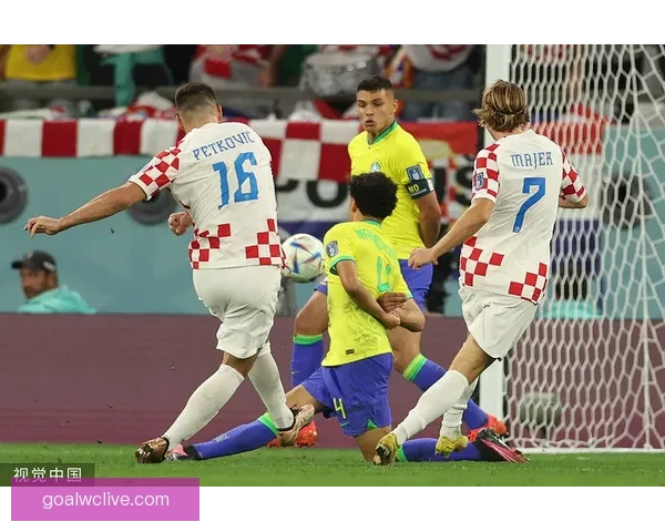 以萨福诺夫直言侵略与动脑门将定位朗斯之战已无容错空间压力拉满